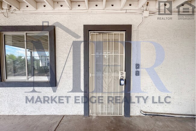 Foto del edificio - 2Bed/1Bath Home on McDowell/32nd St! $199 MOVE-IN SPECIAL! Ready for Immediate Move-In!