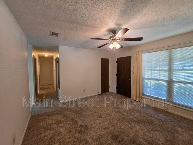 Foto del edificio - 5505 Fairview Dr