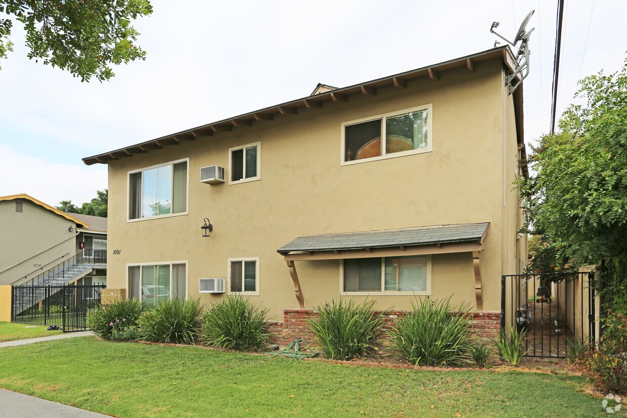 Building Photo - 1001 S Tamarack Dr