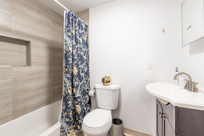 Foto del edificio - 195 Webster Ave