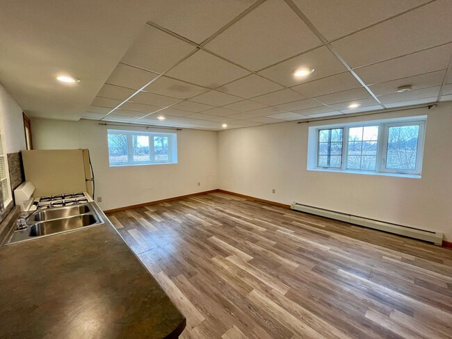 Foto del edificio - 2093 Creek Rd