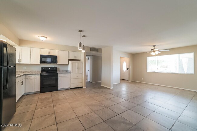 Foto del edificio - 8613 N 33rd Ave