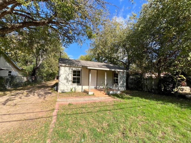 Foto del edificio - 3913 Chenault St