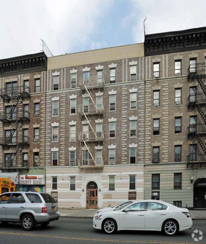 Primary Photo - 2355 Southern Blvd