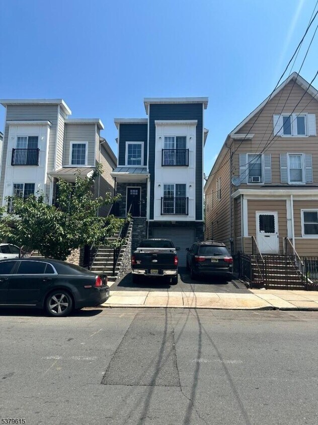 Foto principal - 531 Franklin St