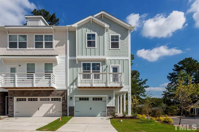 Foto del edificio - Room in Townhome on Chattering Lory Ln