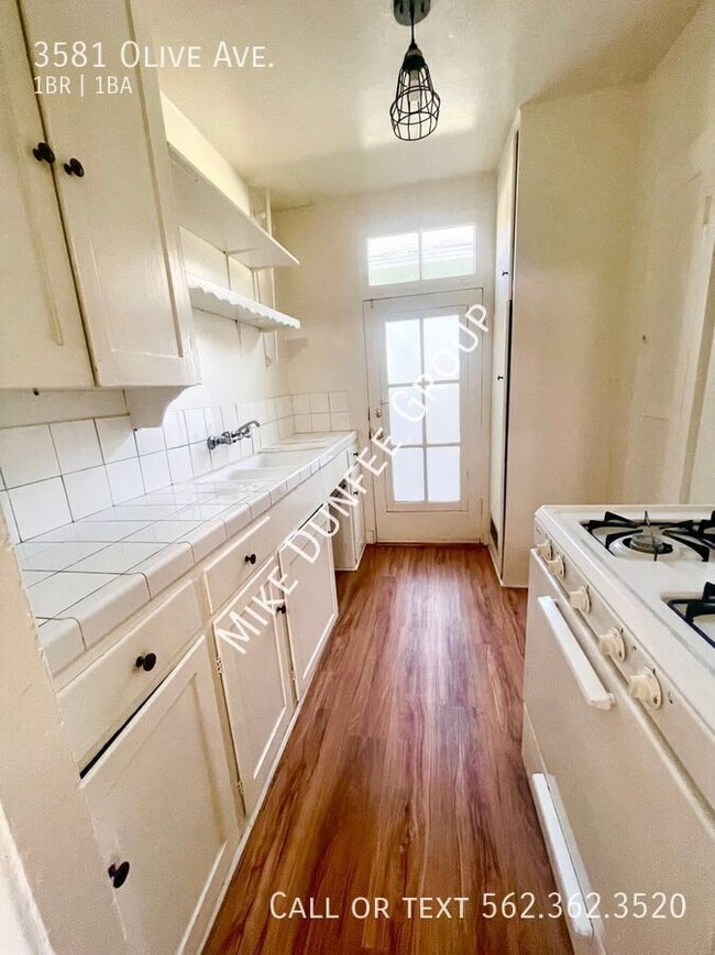 Foto del edificio - 3581 Olive Ave