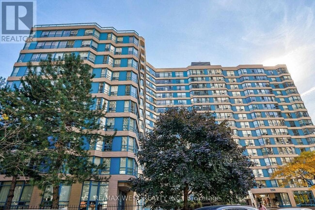 Building Photo - 250 Webb Dr