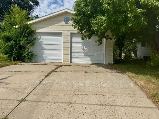 Building Photo - 1716 Porter Ave