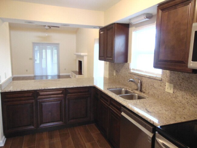 Building Photo - For Lease - 2 BR|2 BA w/ 2 Car Garage, Unf...