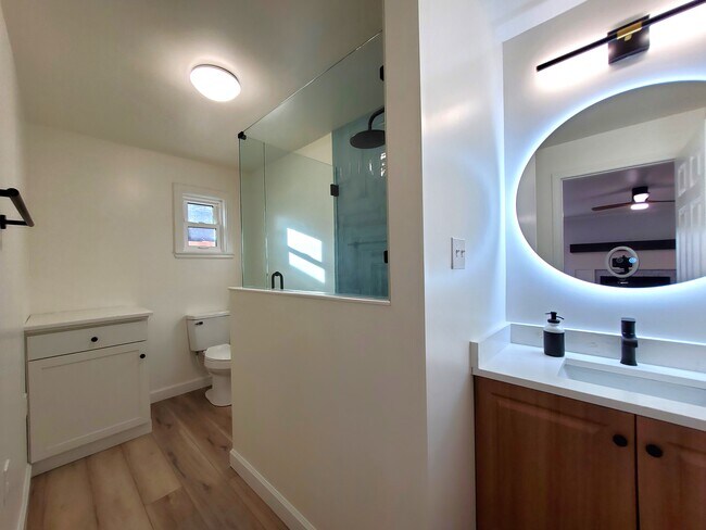 Foto del edificio - 201 W Vivian Dr