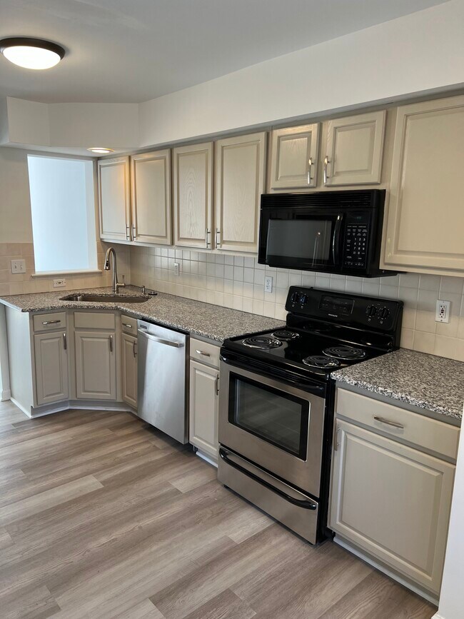 Foto del edificio - 4004 Bradford Cir