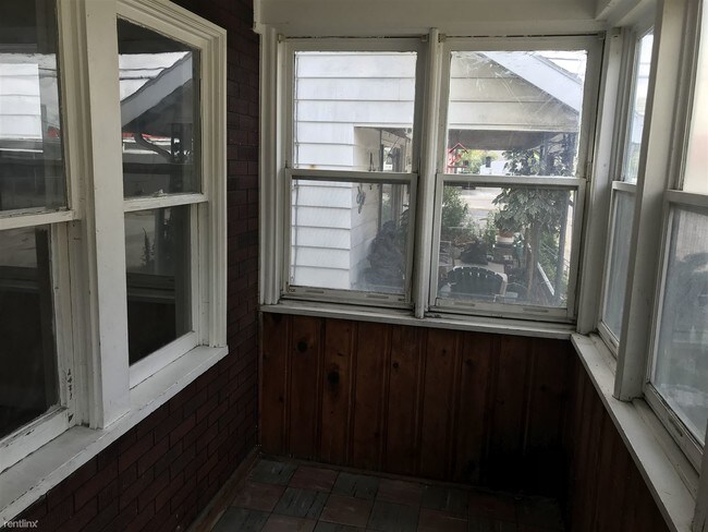Building Photo - 3 br, 1 bath House - 8032 Jackson Ave