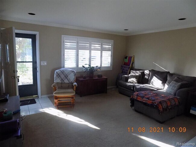 Foto del edificio - 3255 W Utica Rd