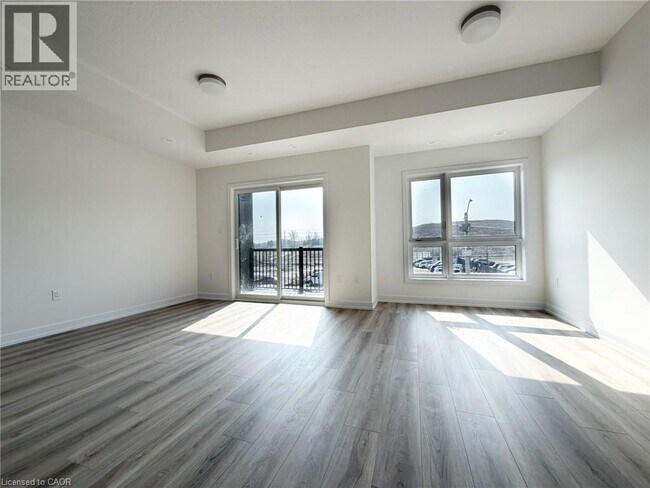 Building Photo - 25 Palace St