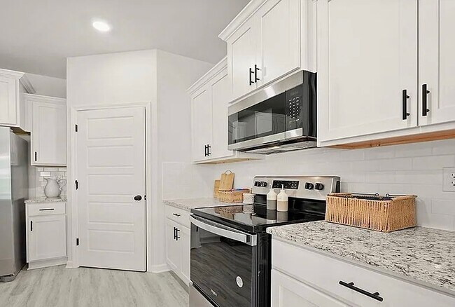 Foto del edificio - 30288 Lancaster Ct