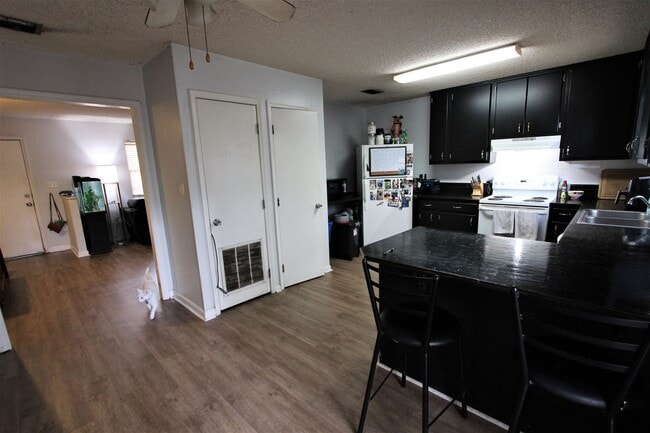 Building Photo - 2389 Gregory Dr