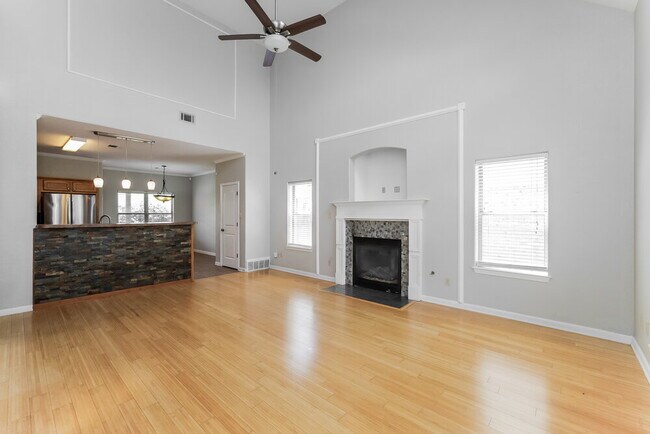 Foto del edificio - 450 Green Willow Cove