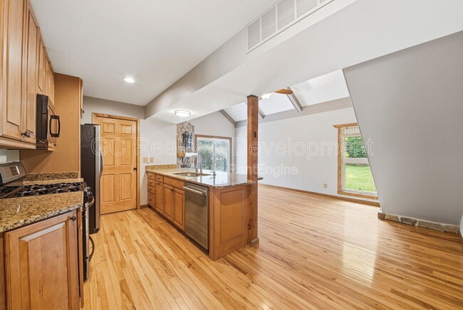 Building Photo - 938 Canterbury Dr