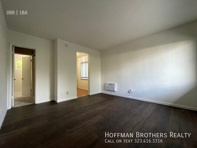 Building Photo - 14617 Gilmore St