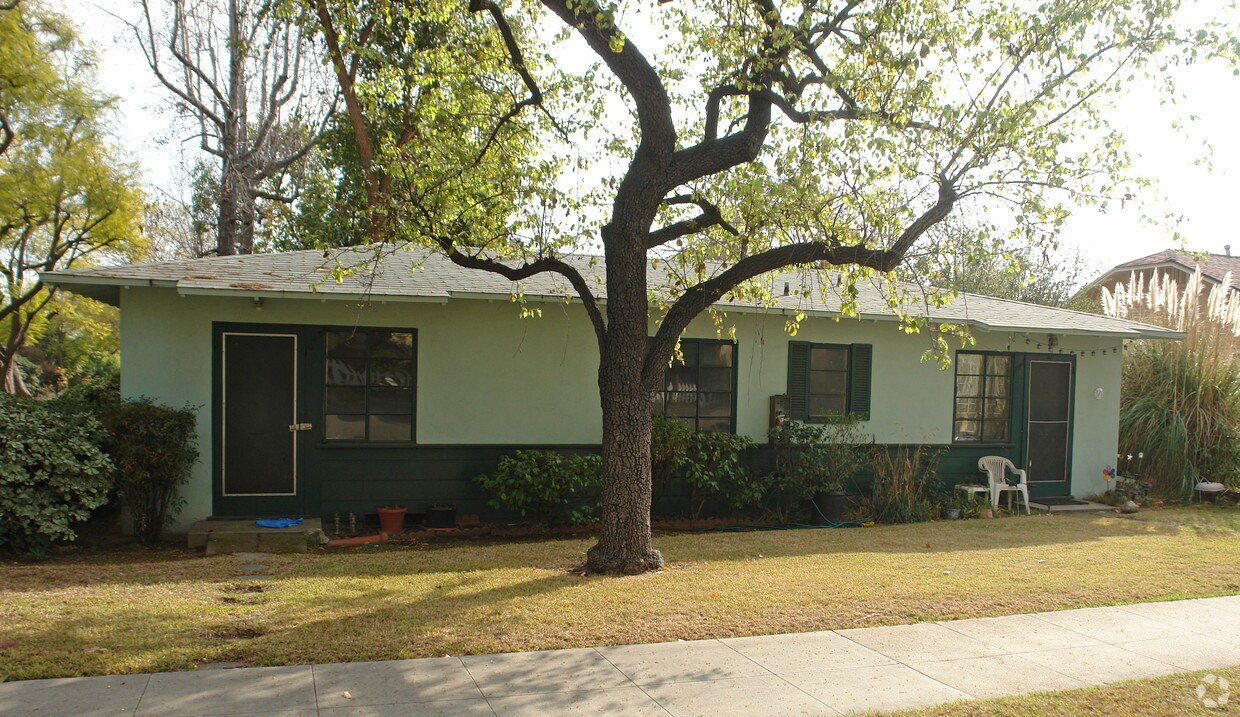 Foto del edificio - 704 Magnolia St