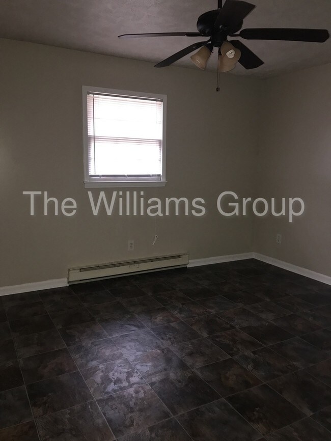 Foto del edificio - 6429 Starbrook Dr