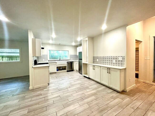 Foto del edificio - Updated 3 Bed / 2 Bath home with Single Car Garage in Farmington