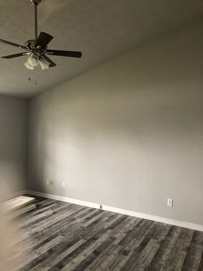 Building Photo - 430 Secretariat Dr