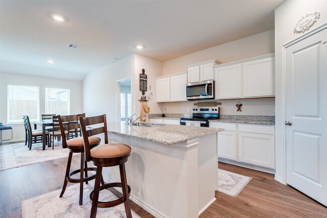 Foto del edificio - 4115 Mountain Dr