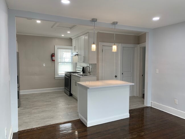 Building Photo - 931 Madison Ave