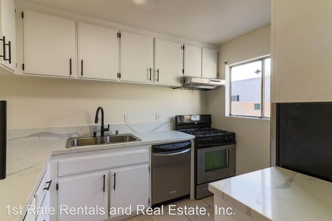 Building Photo - 2 br, 2.5 bath House - 25180 5th St Unit 178