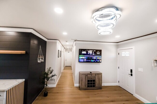 Foto del edificio - 6168 Cumberland St