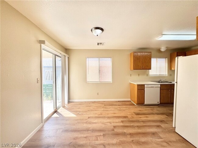 Building Photo - 1920 Haiwee St