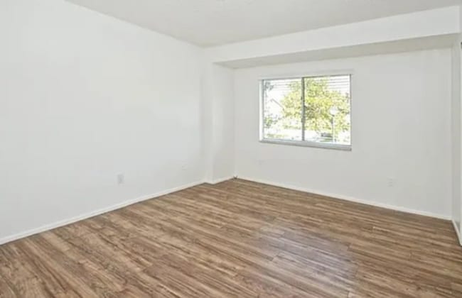 Photo - Charming Two-Story Townhome in Winter Spri...