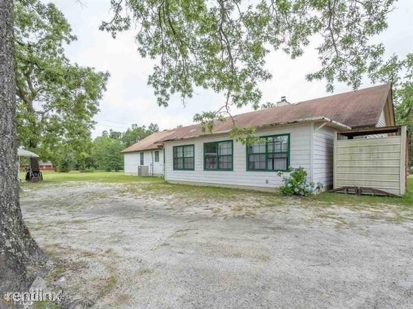 Foto del edificio - 4 br, 3 bath House - 49 Forest Rd