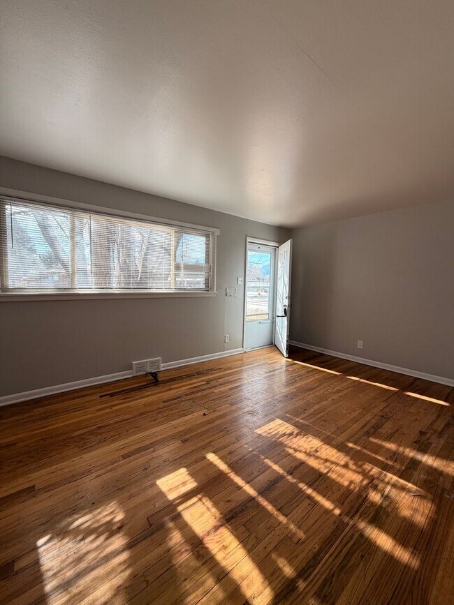 Foto del edificio - 1422 E Buena Ventura St