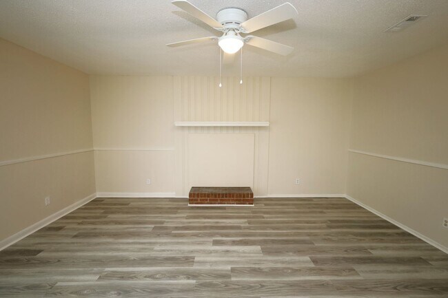 Foto del edificio - 2820 Kirkwood Cir