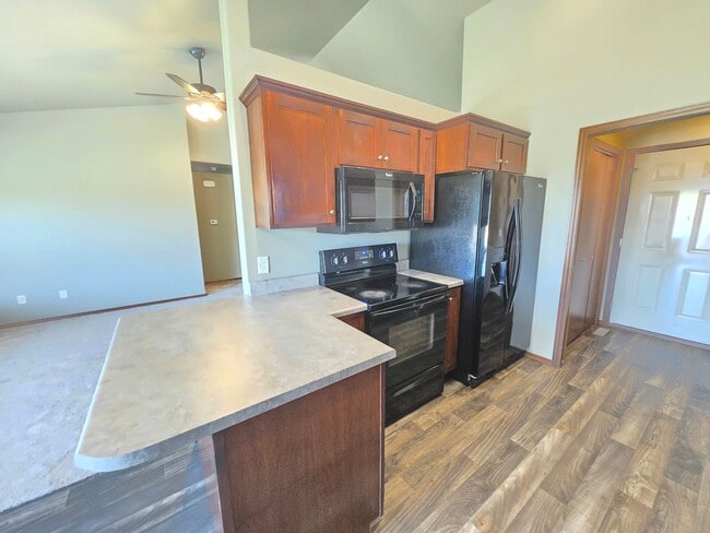Building Photo - East Sioux Falls 4 Bed, 3 Bath Walkout Twi...