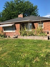 Building Photo - 175 N Stinson St