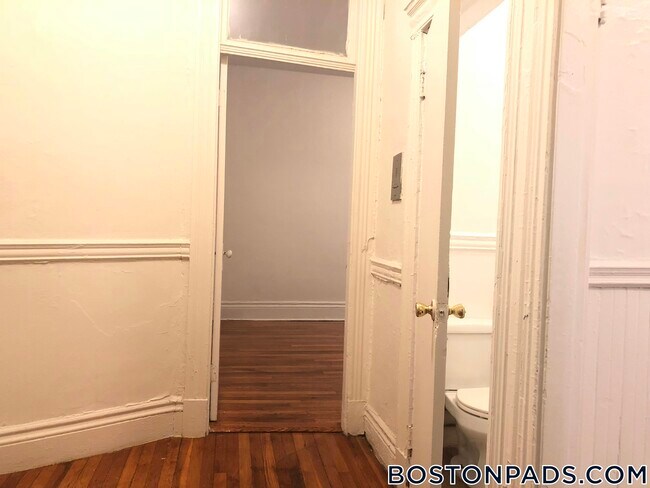 Building Photo - 5 Walbridge St