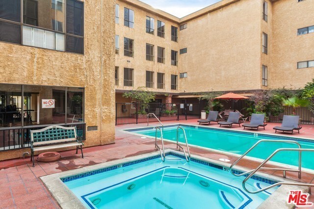 Foto del edificio - 1735 N Fuller Ave