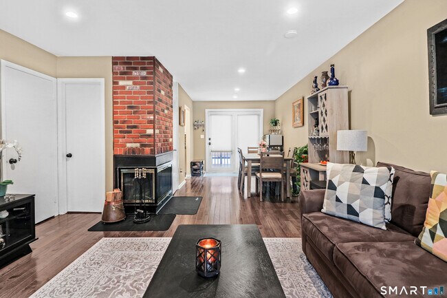 Foto del edificio - 14 1/2 Fairview Ave