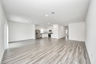 Building Photo - 10312 Malta Trce Dr