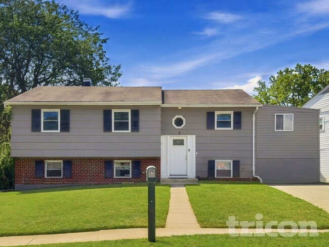 Building Photo - 2 Danube Ct