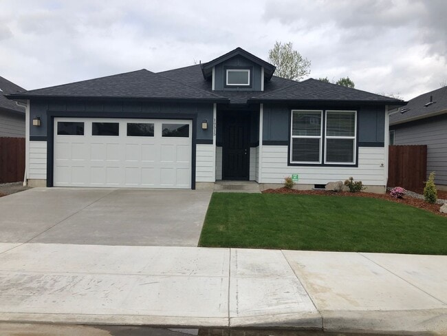 Small Quiet Neighborhood - Small Quiet Neighborhood House