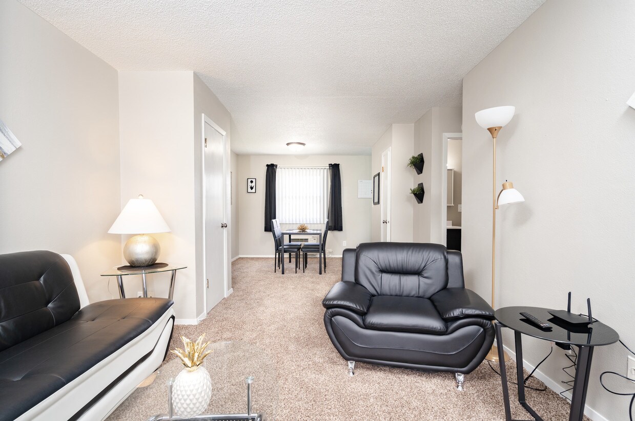 Foto principal - Brentwood Estates - Furnished & Unfurnished Apartments