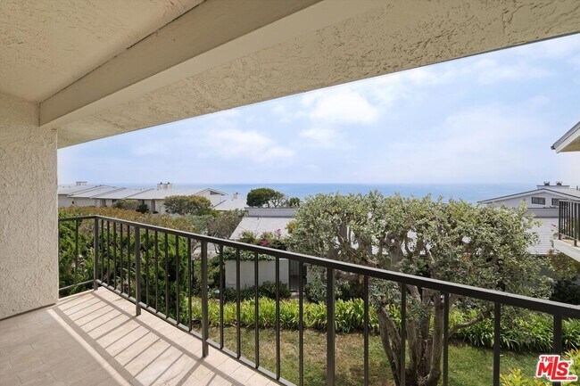 Foto del edificio - 6789 Shearwater Ln