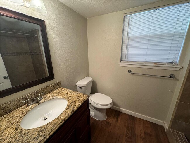Building Photo - 2721 Hurstview Dr