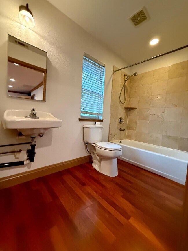 Foto del edificio - 835 H St