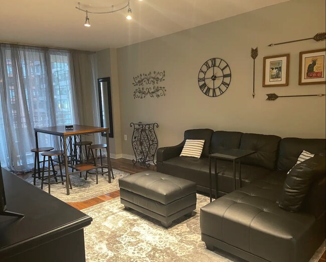 Foto del edificio - 4801 Fairmont Ave